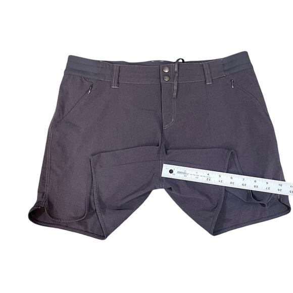 Kuhl Women’s Stretch Strattus Hiking Shorts 5” inseam Gray Sz12 - Picture 8 of 9